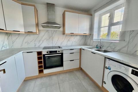 2 bedroom apartment to rent, Southampton Close, Eastbourne BN23