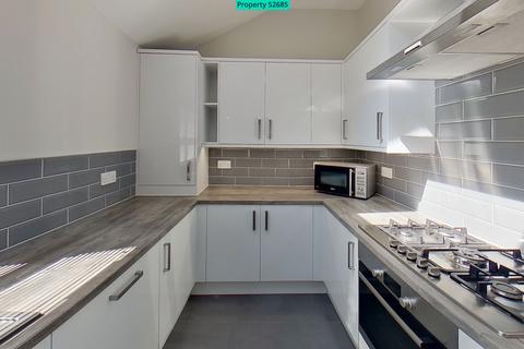 6 bedroom terraced house to rent, Douglas Road, Nottingham, NG7
