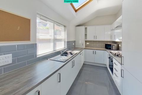 6 bedroom terraced house to rent, Douglas Road, Nottingham, NG7