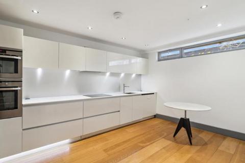 3 bedroom mews to rent, Bendall Mews, London NW1