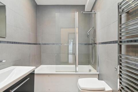 3 bedroom mews to rent, Bendall Mews, London NW1