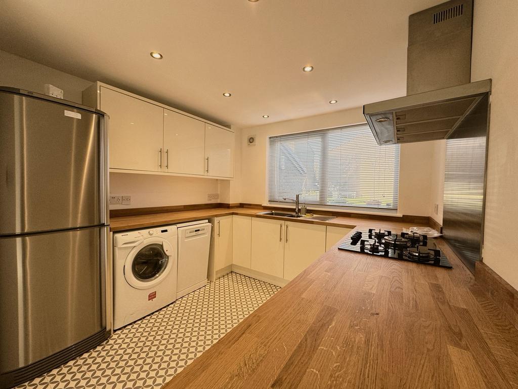 House in Leeds, West Yorkshire - View 4