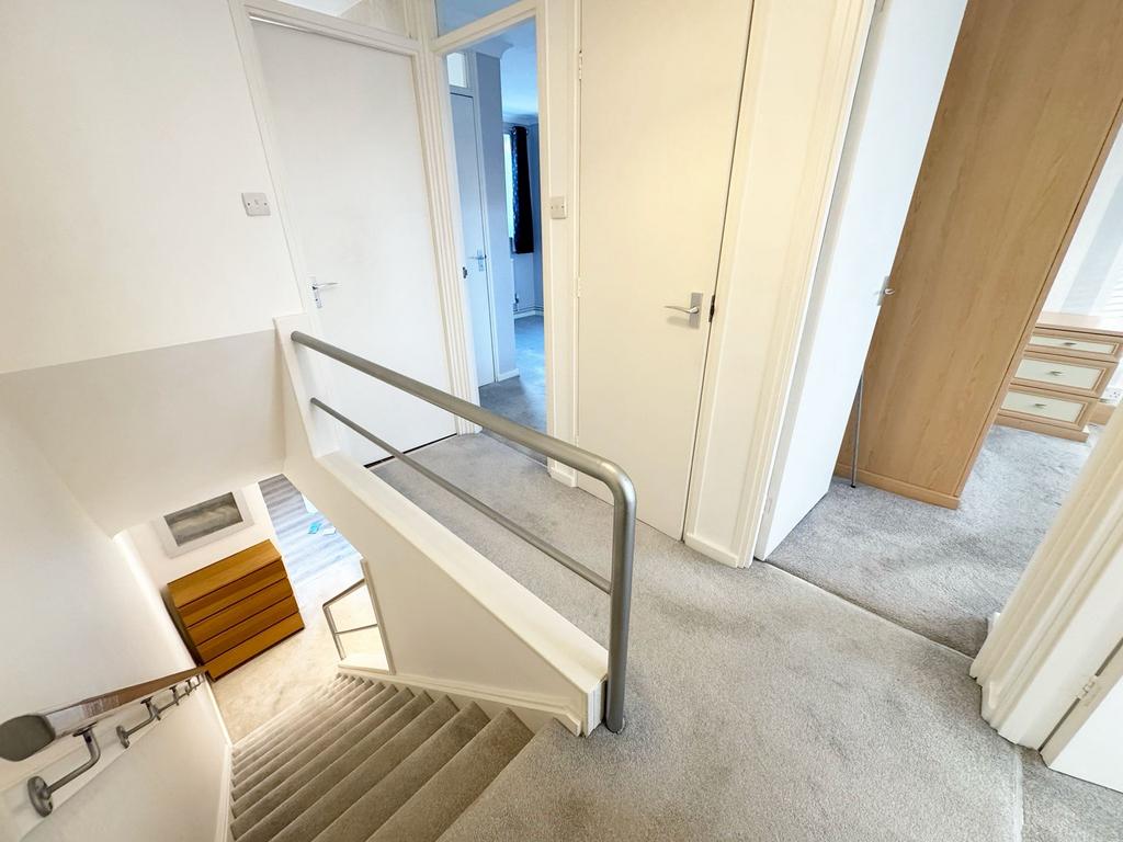 House in Leeds, West Yorkshire - View 5