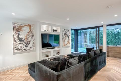 3 bedroom apartment to rent, Bessborough Road, Canford Cliffs , Poole
