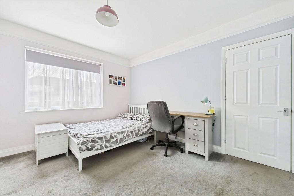 E8fa2537-CAM01085 G0-PR0655-STILL011