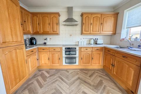 2 bedroom apartment for sale, Ashingdon Road, Rochford