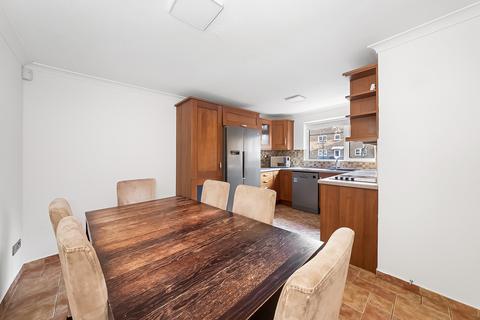 2 bedroom end of terrace house to rent, Redwood Close, Surrey Quays, SE16