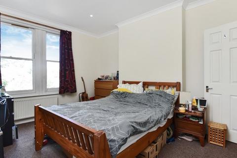 2 bedroom property to rent, Rosendale Road, London, SE21