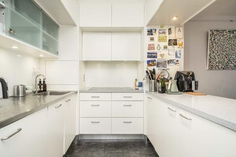 2 bedroom flat for sale, Barbican, London EC2Y