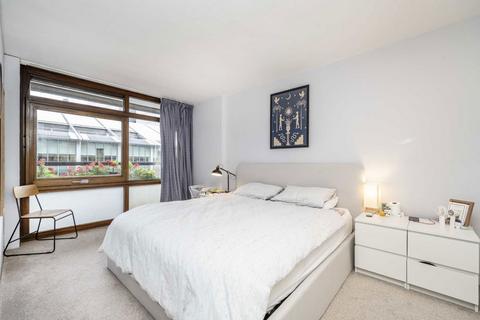 2 bedroom flat for sale, Barbican, London EC2Y