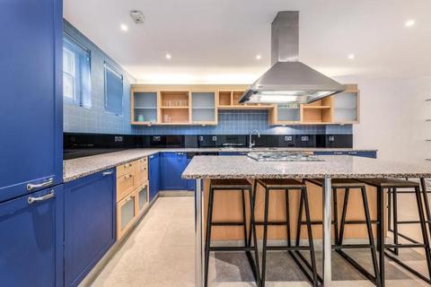 3 bedroom apartment to rent, Gloucester Square, London W2