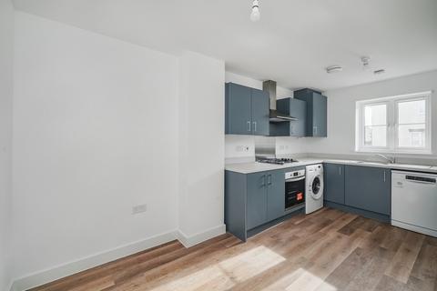 4 bedroom townhouse to rent, Rowland Way, Exeter