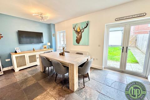 4 bedroom townhouse to rent, Ursa Gardens, Plymouth PL9