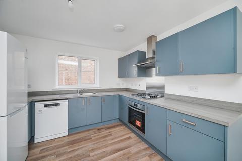 4 bedroom detached house to rent, Rowland Way, Exeter