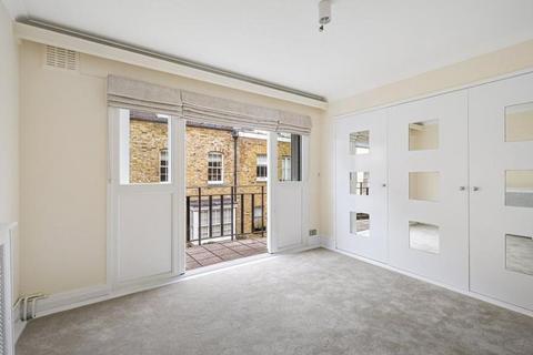 3 bedroom mews to rent, Southwick Mews, London W2
