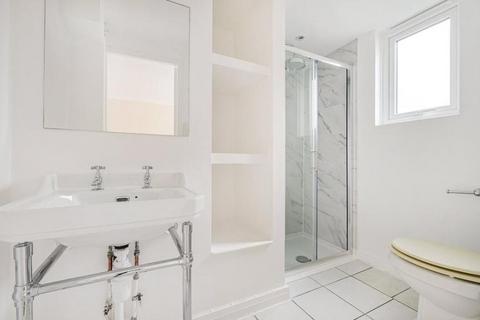 3 bedroom mews to rent, Southwick Mews, London W2