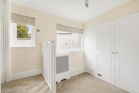 3 bedroom mews to rent, Southwick Mews, London W2