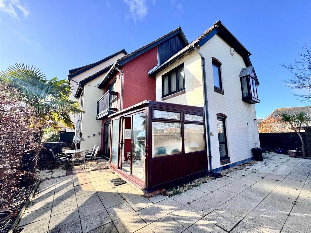 PHOTO-2025-11-10-13-40-51 2.jpg