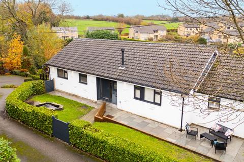 5 bedroom detached house for sale, Larkhill Close, Cleckheaton