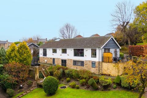 5 bedroom detached house for sale, Larkhill Close, Cleckheaton