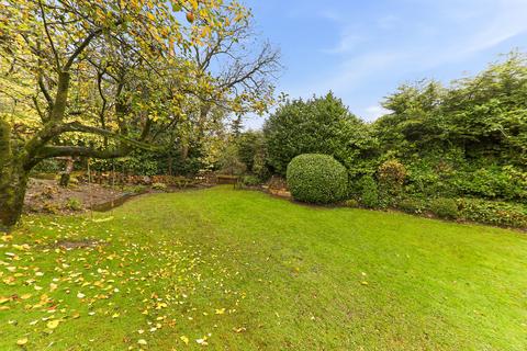 5 bedroom detached house for sale, Larkhill Close, Cleckheaton