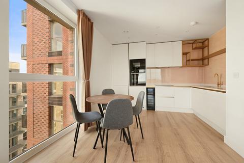 2 bedroom apartment to rent, Quay Walk, Wembley