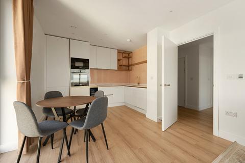 2 bedroom apartment to rent, Quay Walk, Wembley