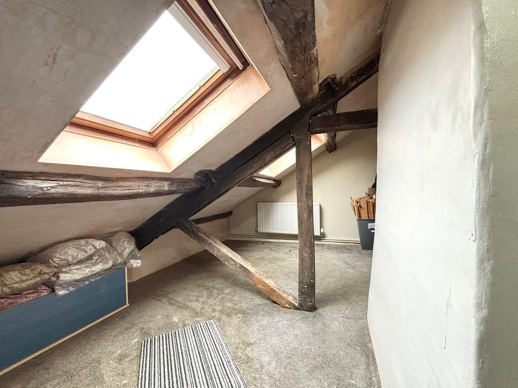 Attic room 1