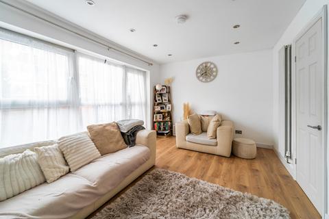 undefined, Approach Close, Stoke Newington, London, N16