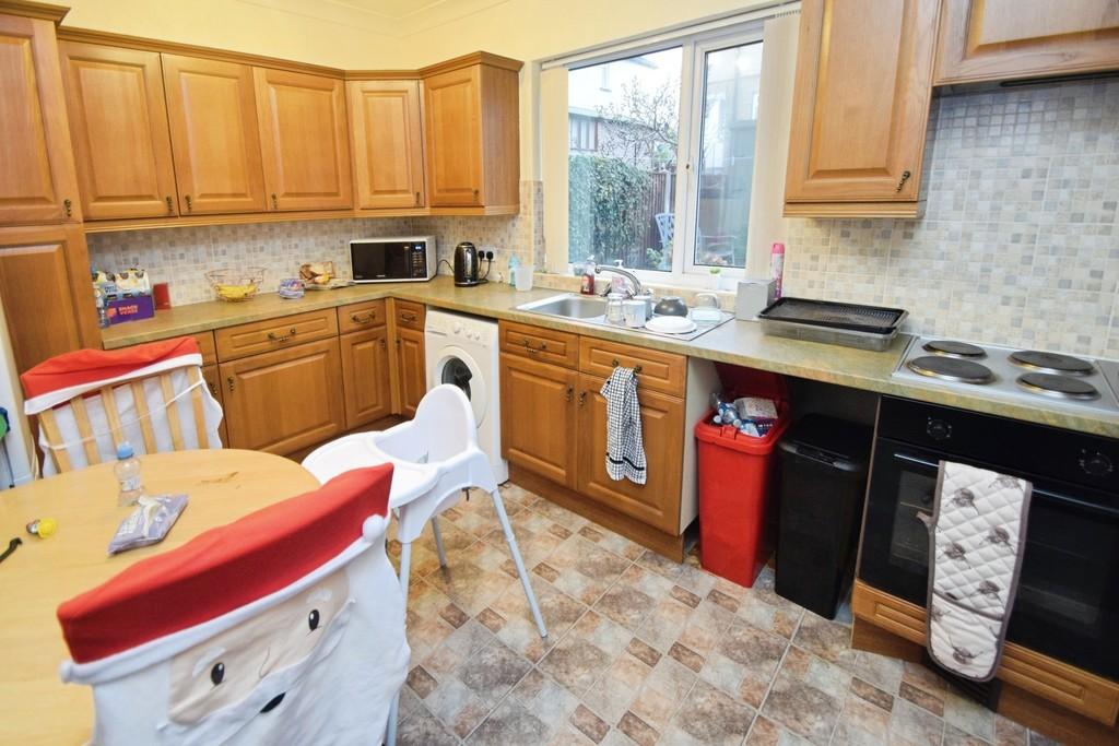 990ec0d6-Kitchen 201