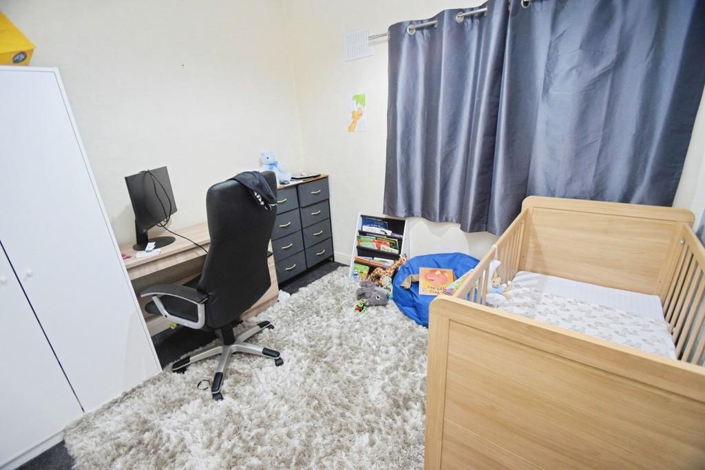 B46808d9-Bedroom