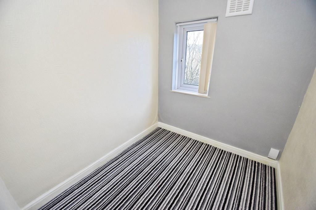 9f9b3d8f-Bedroom 202