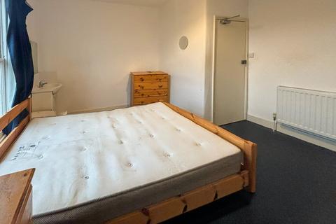 1 bedroom in a house share to rent, Bateman Street, Cambridge CB2