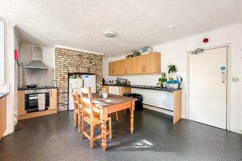1 bedroom in a house share to rent, Bateman Street, Cambridge CB2