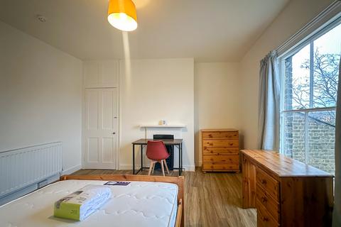 1 bedroom in a house share to rent, Bateman Street, Cambridge CB2