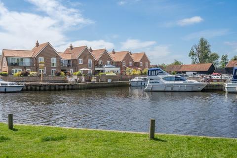 4 bedroom link detached house for sale, River View, Beccles