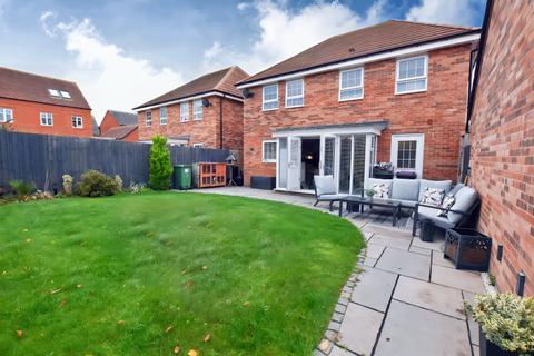 4 bedroom detached house for sale, Stevens Grove, Market Drayton