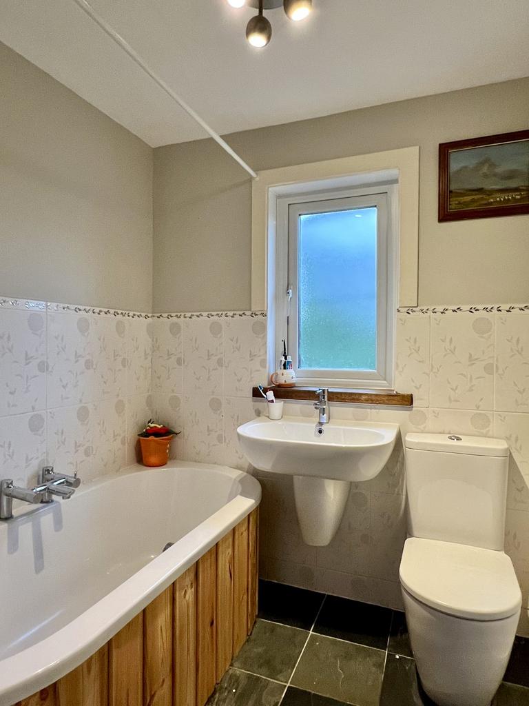9 Queenshill Park, Ringford - Williamson and Henry