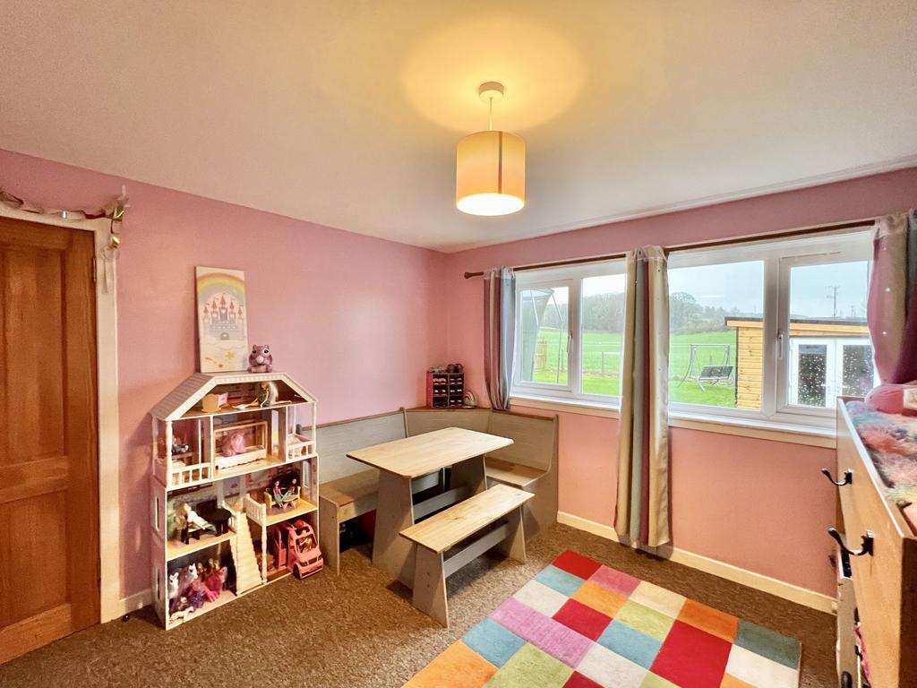 9 Queenshill Park, Ringford - Williamson and Henry