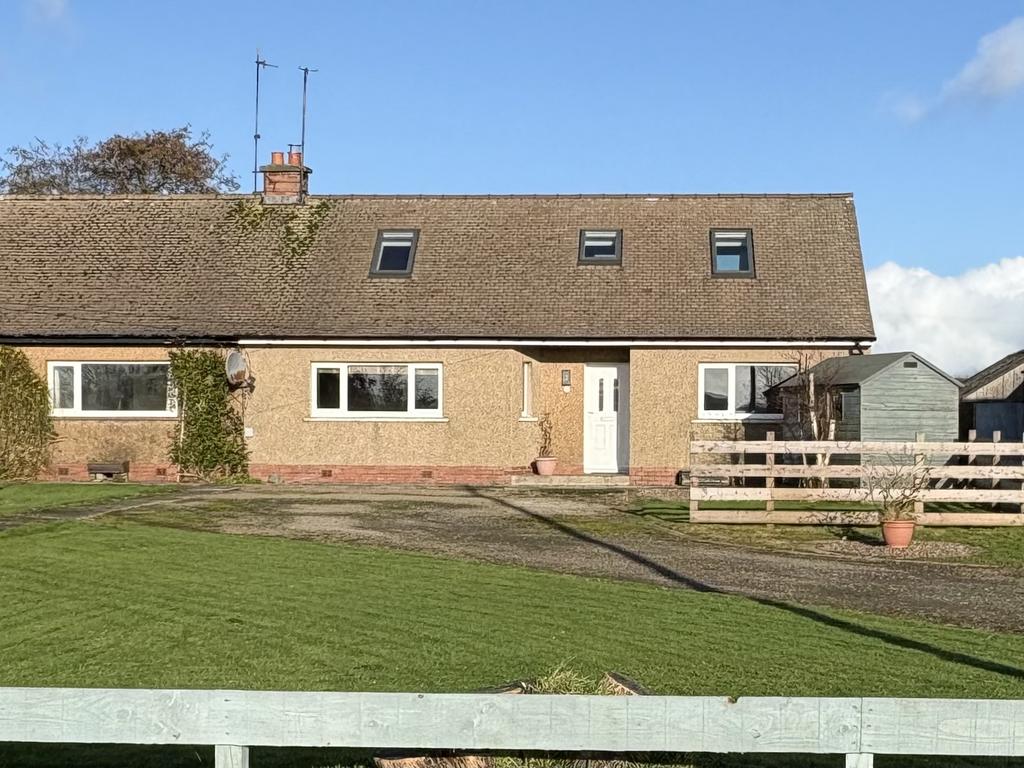 9 Queenshill Park, Ringford - Williamson and Henry