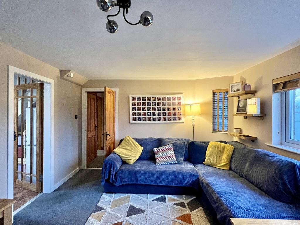 9 Queenshill Park, Ringford - Williamson and Henry