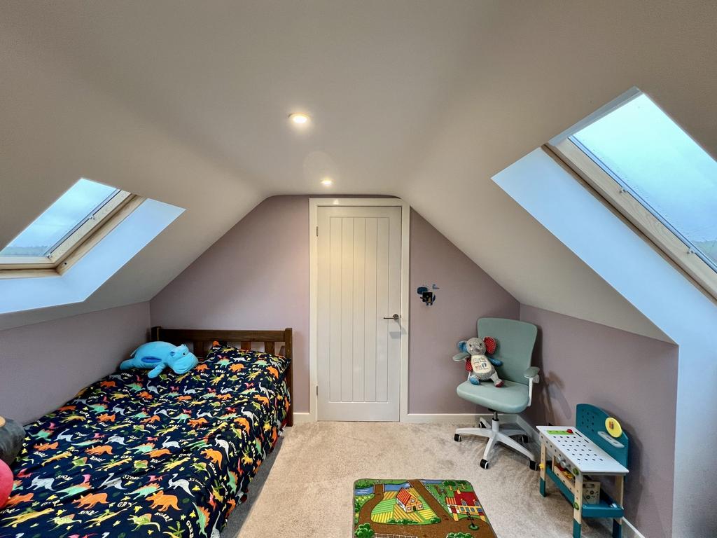 9 Queenshill Park, Ringford - Williamson and Henry