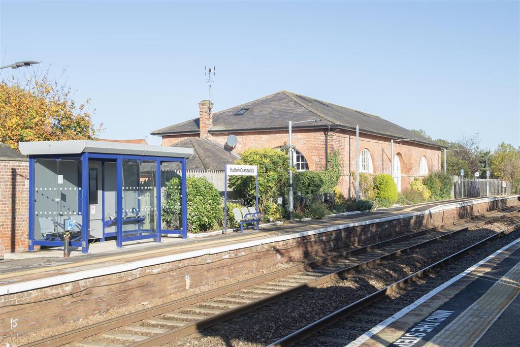 Huttoncranswick007.jpeg