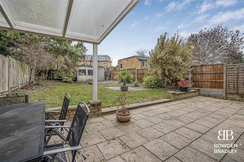 undefined, Colvin Gardens, Fairlop