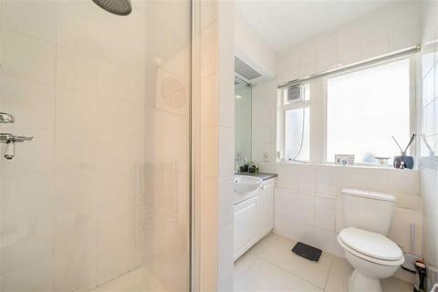 3 bedroom flat to rent, Princes Gate, London SW7