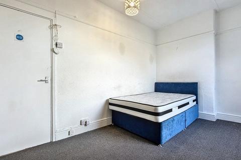 2 bedroom flat to rent, Richmond Road, Cardiff CF24