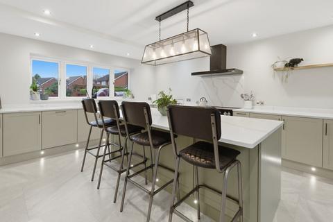 5 bedroom detached house for sale, Vicarage Croft, Kings Bromley, Burton on Trent, DE13