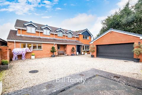 5 bedroom detached house for sale - Vicarage Croft, Kings Bromley, Burton on Trent, DE13
