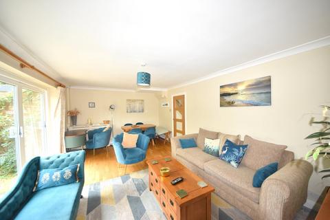 3 bedroom end of terrace house to rent, Western Drive, Wooburn Green, High Wycombe, Buckinghamshire, HP10