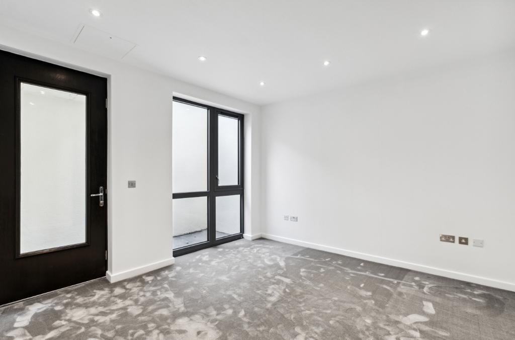House in London - View 5